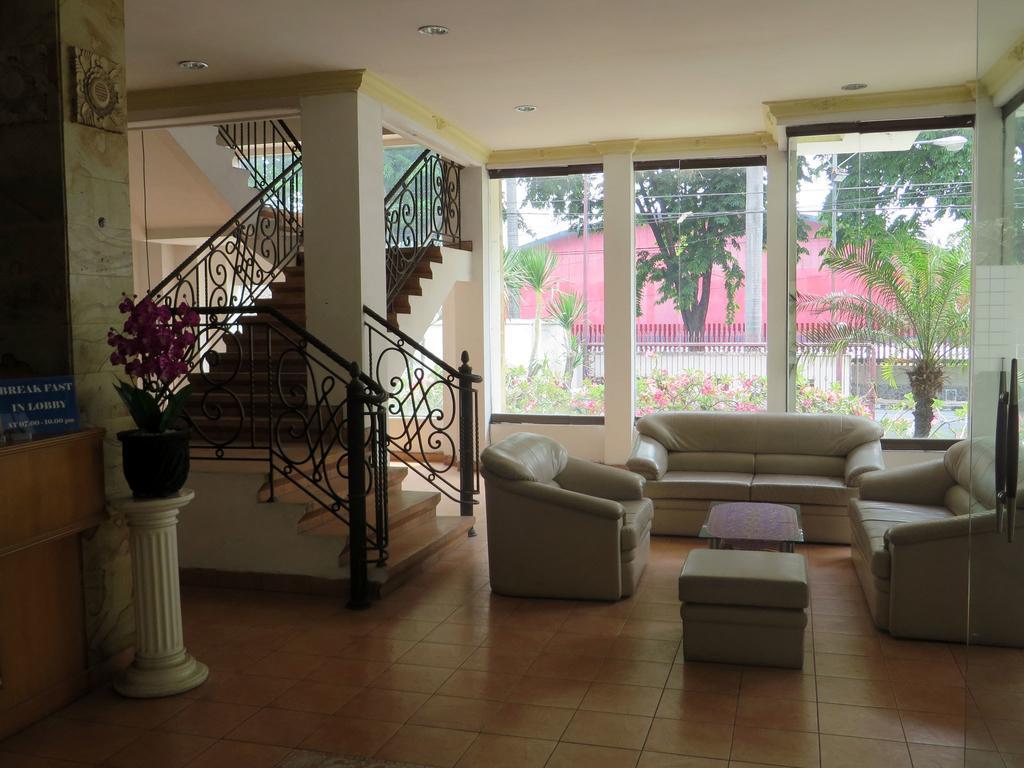 Adisurya Hotel كديري الغرفة الصورة