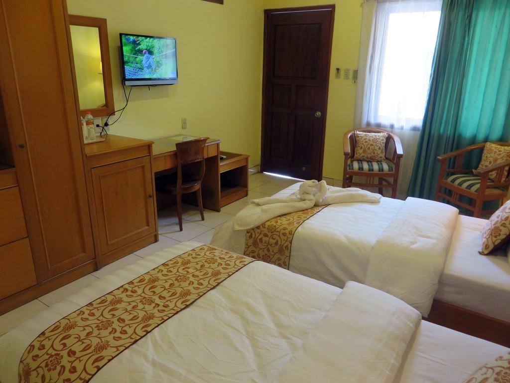 Adisurya Hotel كديري الغرفة الصورة