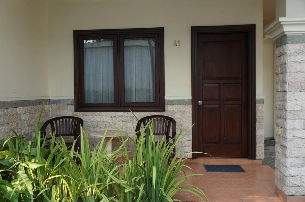 Adisurya Hotel كديري المظهر الخارجي الصورة