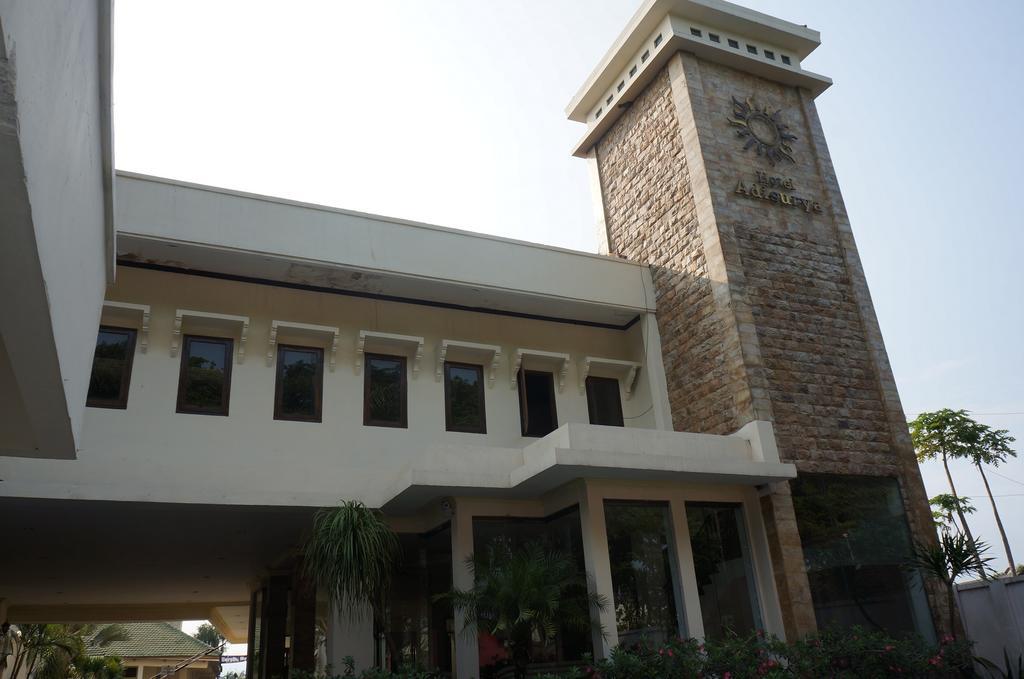 Adisurya Hotel كديري المظهر الخارجي الصورة